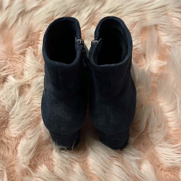Splendid Navy leather and suede booties. Size 9.5. - Picture 3 of 4